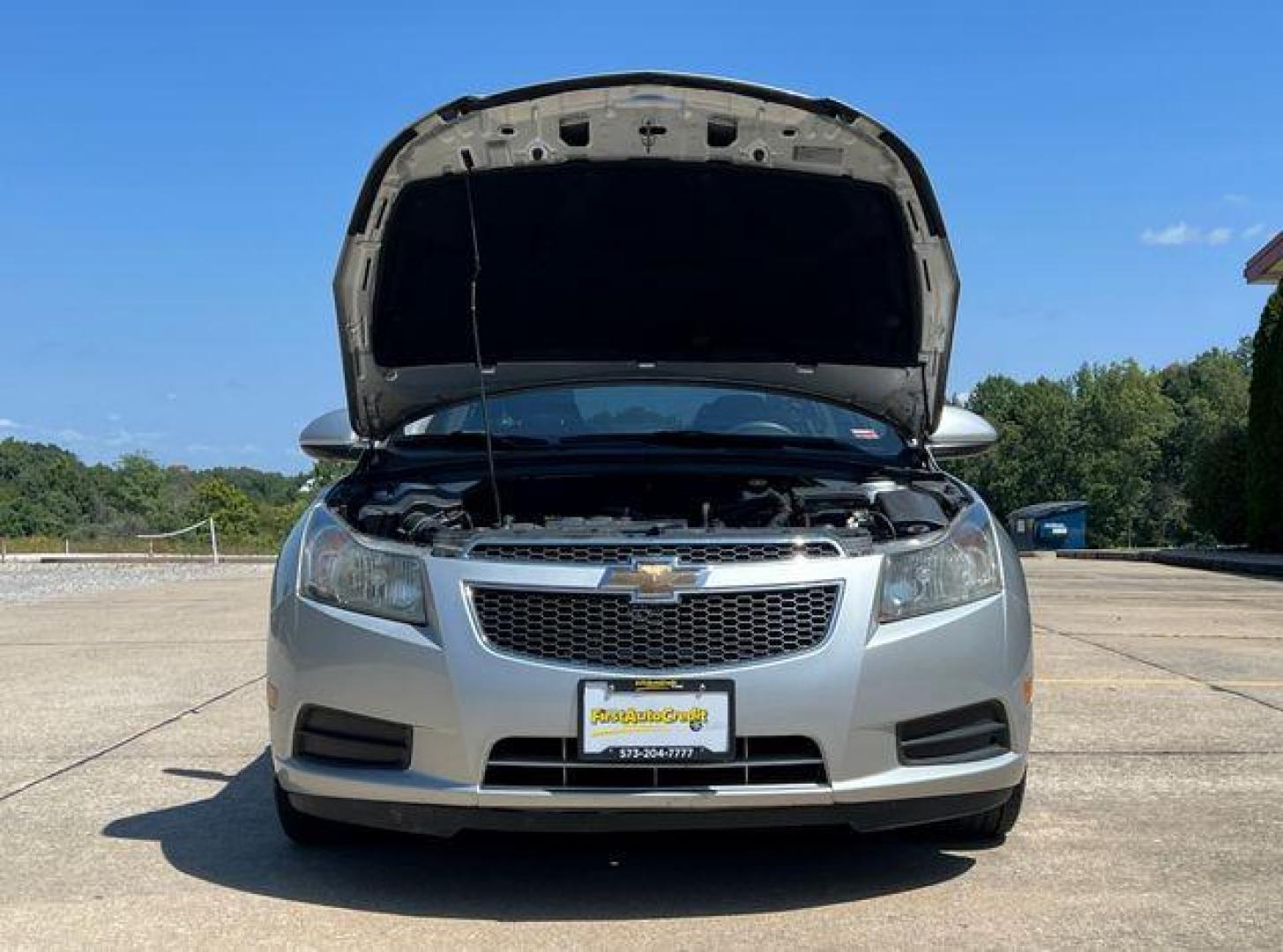 2014 SILVER /Jet Black/Sport Red CHEVROLET CRUZE LT (1G1PC5SBXE7) with an 1.4L engine, Automatic transmission, located at 2990 Old Orchard Rd., Jackson, MO, 63755, 37.354214, -89.612106 - Photo#29