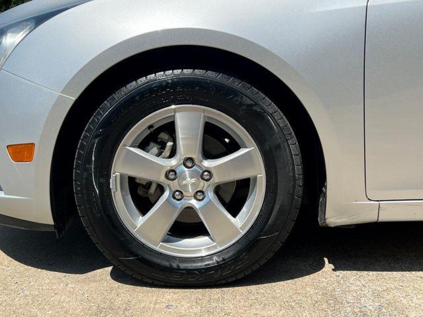 2014 SILVER /Jet Black/Sport Red CHEVROLET CRUZE LT (1G1PC5SBXE7) with an 1.4L engine, Automatic transmission, located at 2990 Old Orchard Rd., Jackson, MO, 63755, 37.354214, -89.612106 - Photo#31