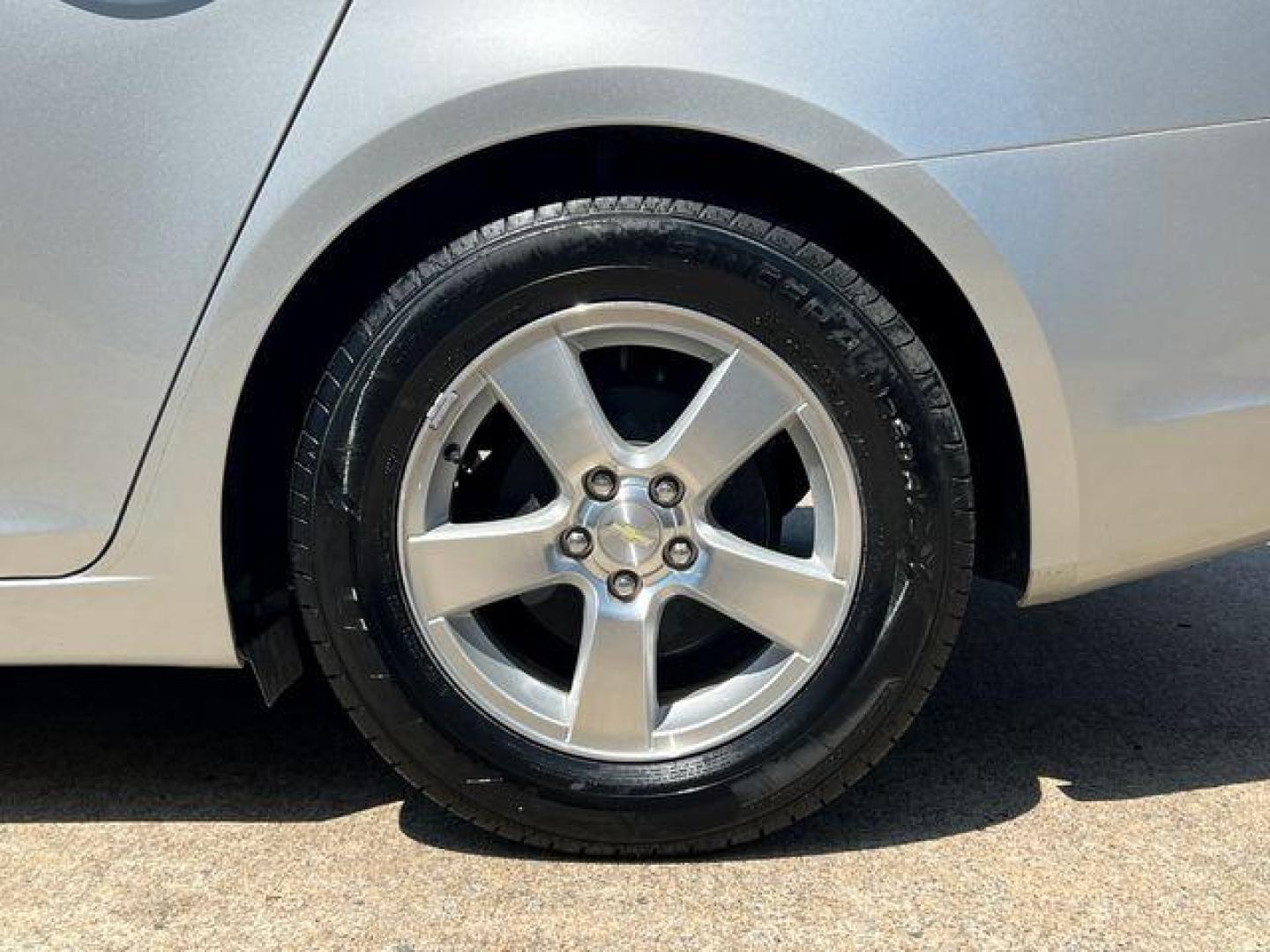 2014 SILVER /Jet Black/Sport Red CHEVROLET CRUZE LT (1G1PC5SBXE7) with an 1.4L engine, Automatic transmission, located at 2990 Old Orchard Rd., Jackson, MO, 63755, 37.354214, -89.612106 - Photo#33