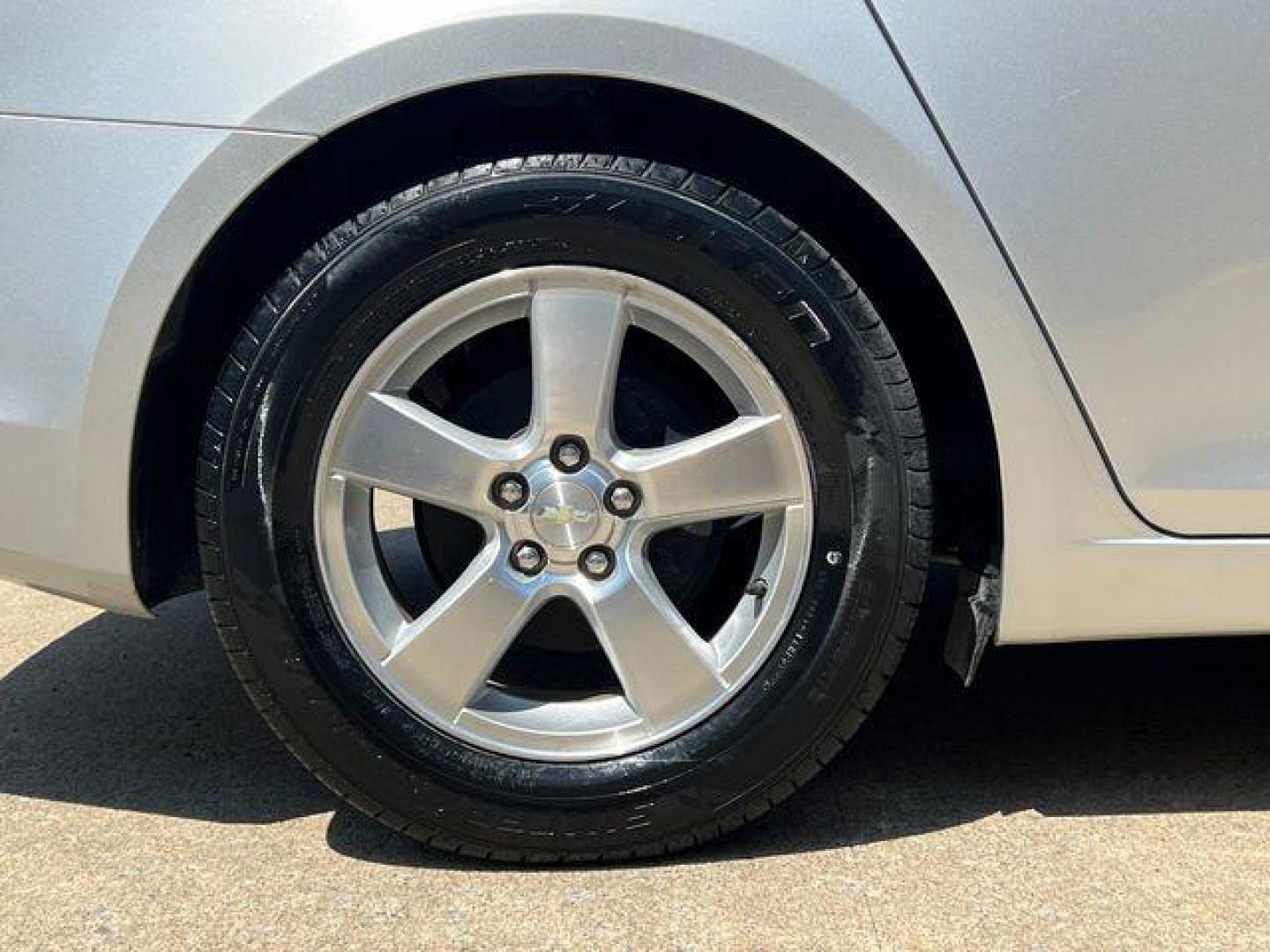 2014 SILVER /Jet Black/Sport Red CHEVROLET CRUZE LT (1G1PC5SBXE7) with an 1.4L engine, Automatic transmission, located at 2990 Old Orchard Rd., Jackson, MO, 63755, 37.354214, -89.612106 - Photo#34