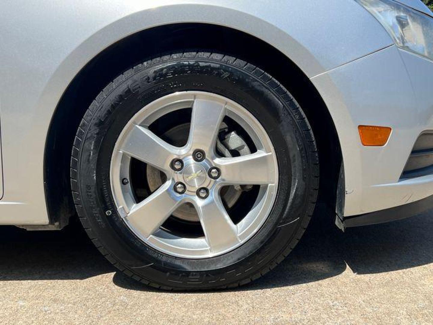 2014 SILVER /Jet Black/Sport Red CHEVROLET CRUZE LT (1G1PC5SBXE7) with an 1.4L engine, Automatic transmission, located at 2990 Old Orchard Rd., Jackson, MO, 63755, 37.354214, -89.612106 - Photo#35