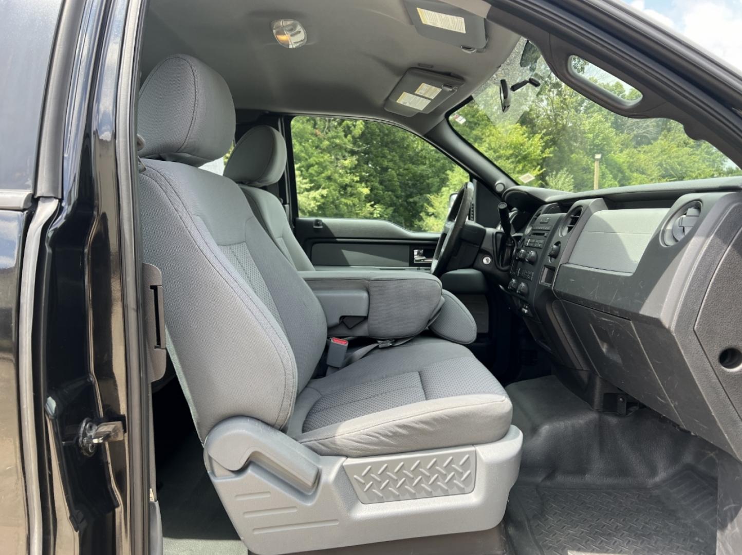 2013 BLACK /Gray Cloth FORD F150 XL (1FTEX1CM4DF) with an 3.7L V6 engine, Automatic transmission, located at 506 S. Kingshighway, Cape Girardeau, MO, 63703, (573) 235-5000, 37.294991, -89.553635 - 2013 Ford F-150 XL 1-Owner 167xxx miles Rear Wheel Drive 3.7L V6 Automatic Bluetooth Cruise Power Windows/Locks/Mirrors We have financing available and we accept trades! Fill out a credit application on our website or come by today! If you have any questions, give us a call at (573) 235-50 - Photo#12