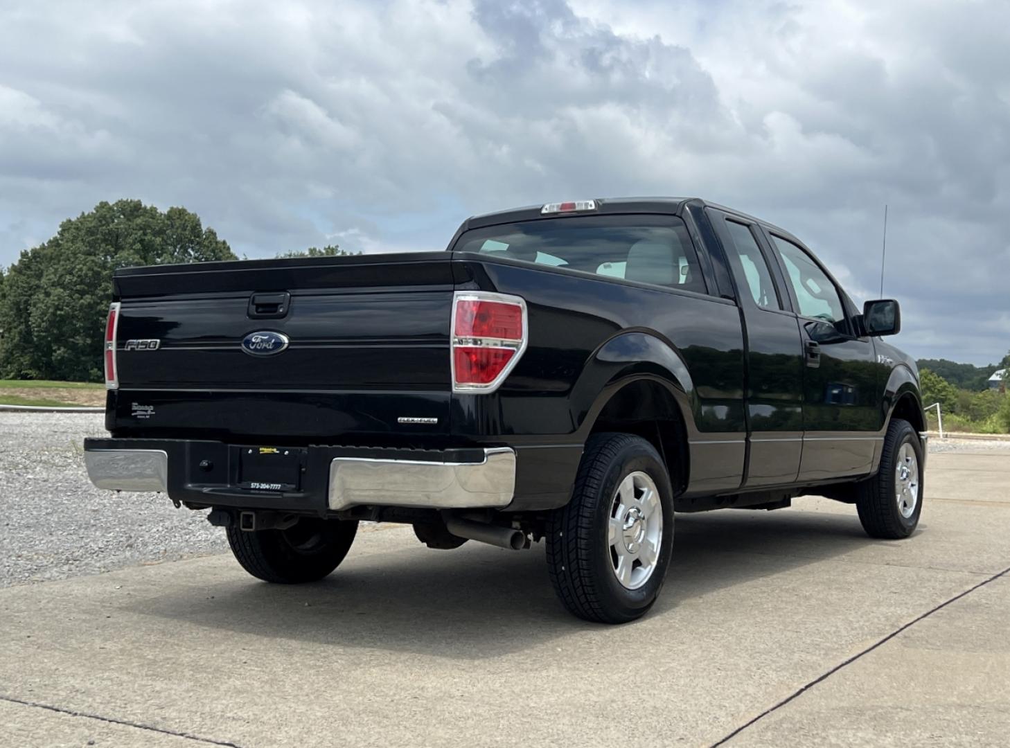 2013 BLACK /Gray Cloth FORD F150 XL (1FTEX1CM4DF) with an 3.7L V6 engine, Automatic transmission, located at 506 S. Kingshighway, Cape Girardeau, MO, 63703, (573) 235-5000, 37.294991, -89.553635 - 2013 Ford F-150 XL 1-Owner 167xxx miles Rear Wheel Drive 3.7L V6 Automatic Bluetooth Cruise Power Windows/Locks/Mirrors We have financing available and we accept trades! Fill out a credit application on our website or come by today! If you have any questions, give us a call at (573) 235-50 - Photo#5