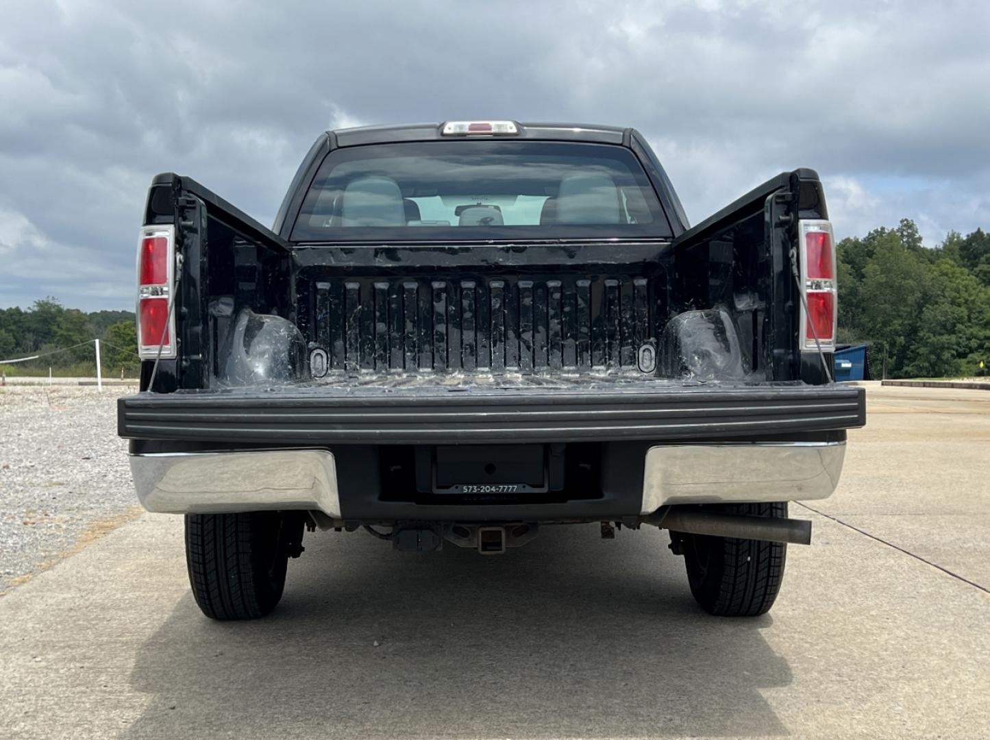 2013 BLACK /Gray Cloth FORD F150 XL (1FTEX1CM4DF) with an 3.7L V6 engine, Automatic transmission, located at 506 S. Kingshighway, Cape Girardeau, MO, 63703, (573) 235-5000, 37.294991, -89.553635 - 2013 Ford F-150 XL 1-Owner 167xxx miles Rear Wheel Drive 3.7L V6 Automatic Bluetooth Cruise Power Windows/Locks/Mirrors We have financing available and we accept trades! Fill out a credit application on our website or come by today! If you have any questions, give us a call at (573) 235-50 - Photo#17