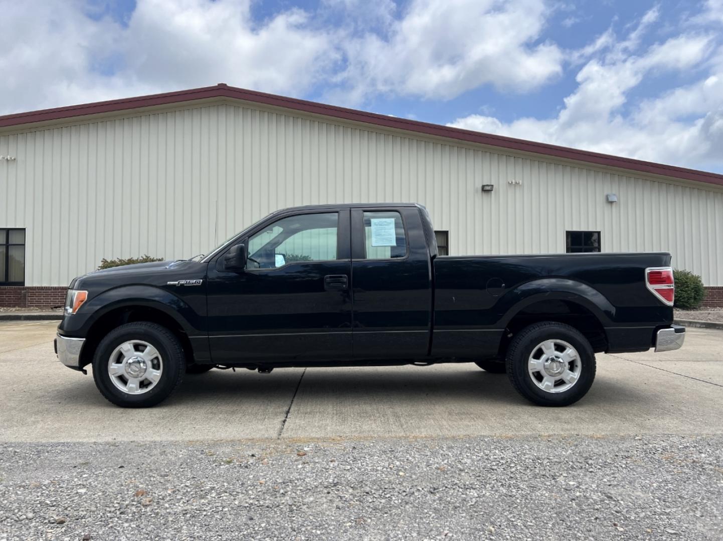 2013 BLACK /Gray Cloth FORD F150 XL (1FTEX1CM4DF) with an 3.7L V6 engine, Automatic transmission, located at 506 S. Kingshighway, Cape Girardeau, MO, 63703, (573) 235-5000, 37.294991, -89.553635 - 2013 Ford F-150 XL 1-Owner 167xxx miles Rear Wheel Drive 3.7L V6 Automatic Bluetooth Cruise Power Windows/Locks/Mirrors We have financing available and we accept trades! Fill out a credit application on our website or come by today! If you have any questions, give us a call at (573) 235-50 - Photo#3