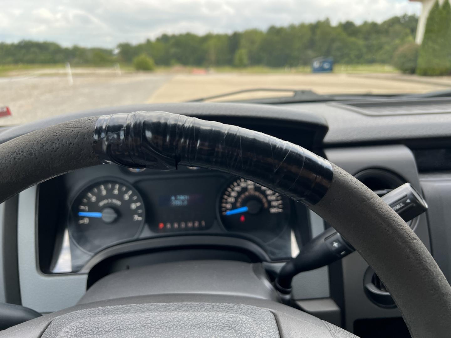 2013 BLACK /Gray Cloth FORD F150 XL (1FTEX1CM4DF) with an 3.7L V6 engine, Automatic transmission, located at 506 S. Kingshighway, Cape Girardeau, MO, 63703, (573) 235-5000, 37.294991, -89.553635 - 2013 Ford F-150 XL 1-Owner 167xxx miles Rear Wheel Drive 3.7L V6 Automatic Bluetooth Cruise Power Windows/Locks/Mirrors We have financing available and we accept trades! Fill out a credit application on our website or come by today! If you have any questions, give us a call at (573) 235-50 - Photo#42