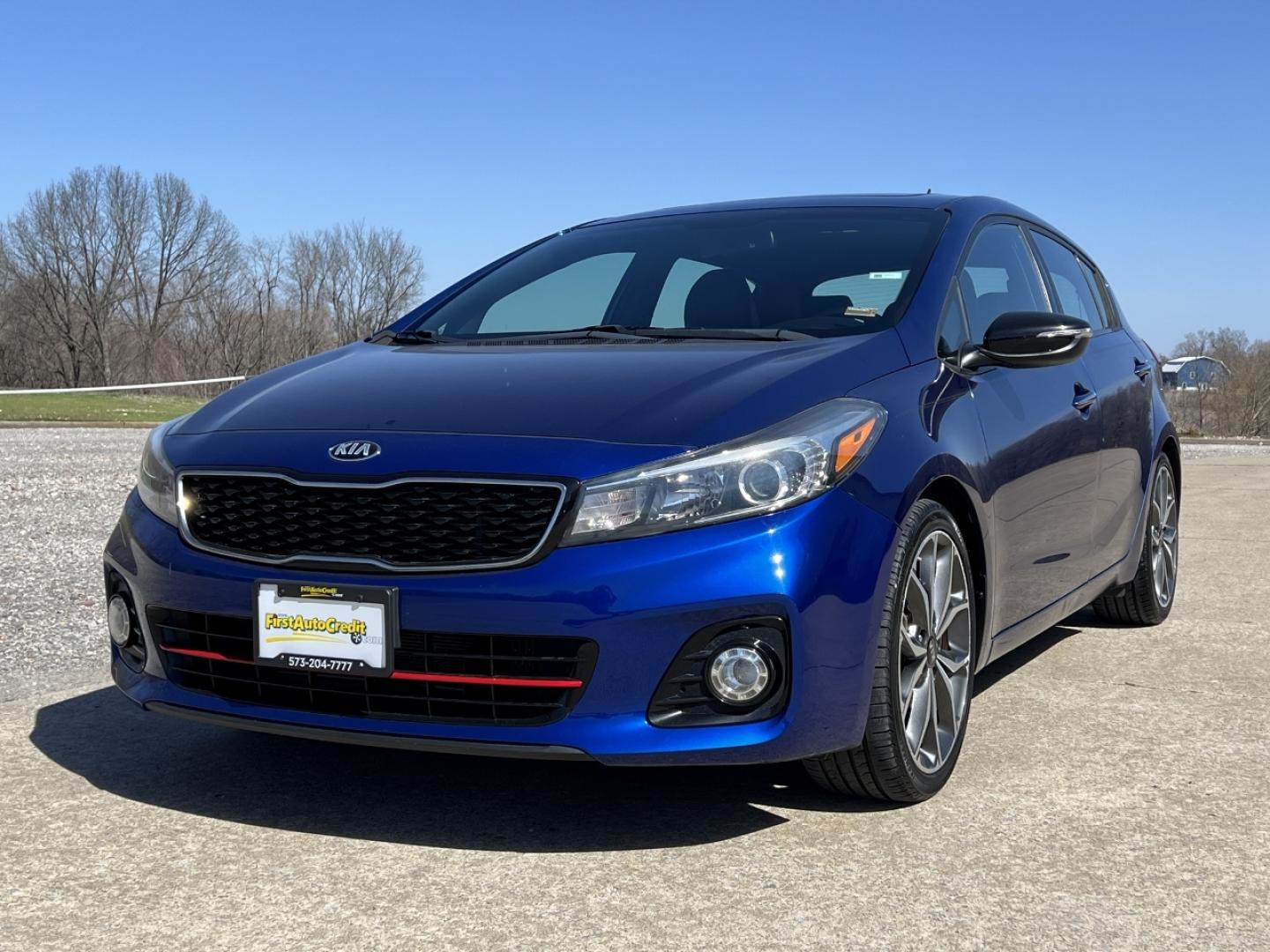 2018 BLUE /Black Leather KIA FORTE SX (3KPFN5A36JE) with an 1.6L 4 Cyl. engine, 6-Speed Manual transmission, located at 2990 Old Orchard Rd., Jackson, MO, 63755, 37.354214, -89.612106 - 2018 Kia Forte SX 1-Owner Only 59xxx miles Front Wheel Drive 1.6L 4 Cyl. 6-Speed Manual Leather Navigation Power/Heated/Cooled Seats Backup Camera Sunroof Bluetooth Cruise Power Windows/Locks/Mirrors We have financing available and we accept trades! Fill out a credit application on our - Photo#7