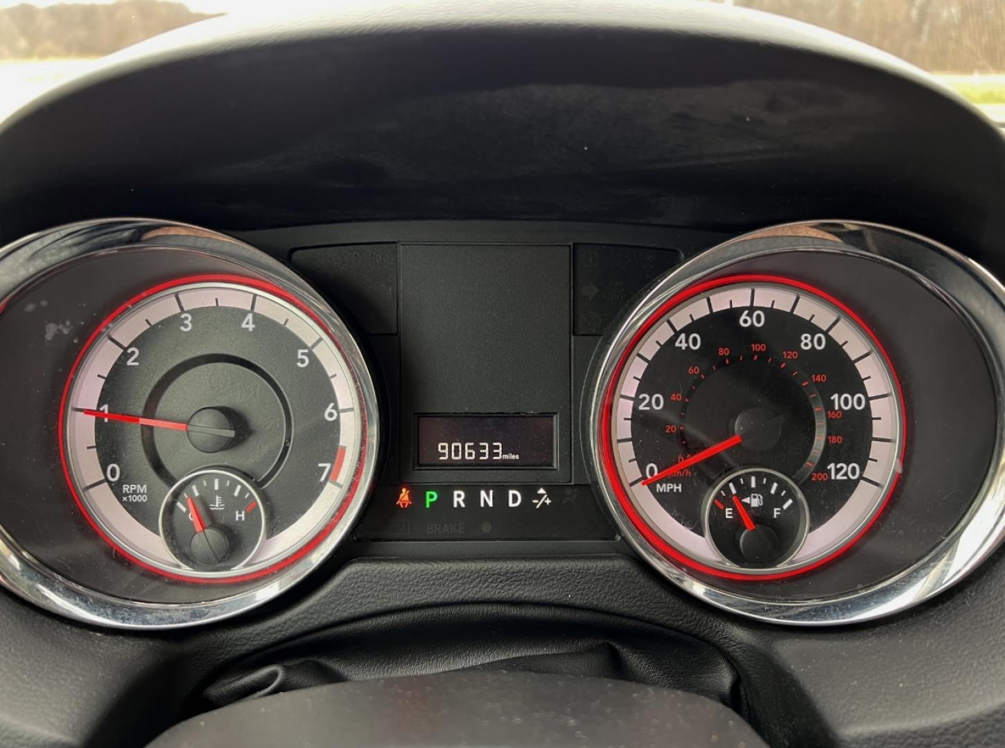 2019 WHITE /Black Cloth DODGE GRAND CARAVAN SE (2C4RDGBG0KR) with an 3.6L V6 engine, Automatic transmission, located at 506 S. Kingshighway, Cape Girardeau, MO, 63703, (573) 235-5000, 37.294991, -89.553635 - 2019 Dodge Grand Caravan SE 90xxx miles Front Wheel Drive 3.6L V6 Automatic Backup Camera Stow 'N Go Bluetooth Cruise Power Windows/Locks/Mirrors We have financing available and we accept trades! Fill out a credit application on our website or come by today! If you have any questions, giv - Photo#1