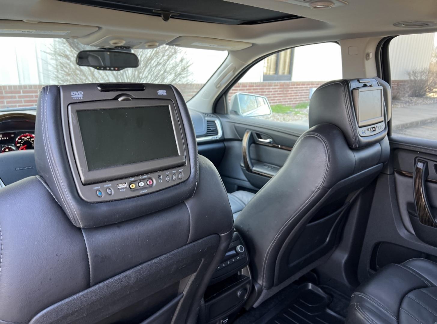 2015 SILVER /Black Leather GMC ACADIA DENALI (1GKKRTKD2FJ) with an 3.6L V6 engine, Automatic transmission, located at 506 S. Kingshighway, Cape Girardeau, MO, 63703, (573) 235-5000, 37.294991, -89.553635 - 2015 GMC Acadia Denali 101xxx Front Wheel Drive 3.6L V6 Automatic Leather 3rd Row Navigation Rear Entertainment Power/Heated/Cooled Seats Heated Steering Wheel Backup Camera Sunroof Bluetooth Remote Start Cruise Power Windows/Locks/Mirrors We have financing available and we accept t - Photo#5
