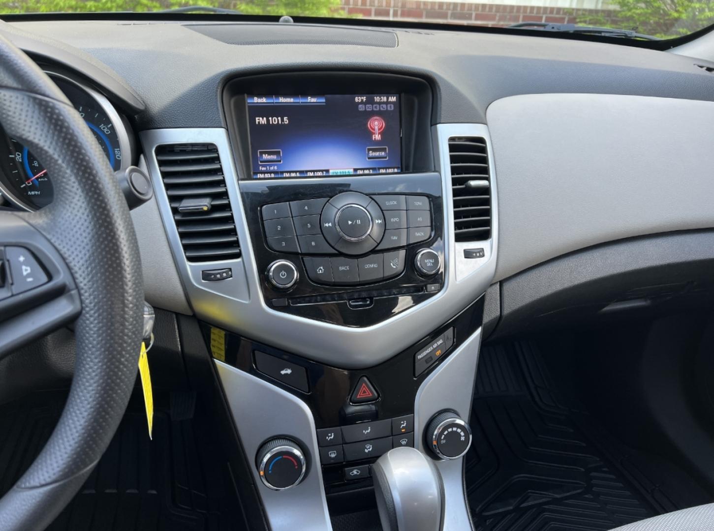 2015 BLUE /Gray Cloth CHEVROLET CRUZE LT (1G1PC5SB5F7) with an 1.4L 4 Cyl. engine, Automatic transmission, located at 506 S. Kingshighway, Cape Girardeau, MO, 63703, (573) 235-5000, 37.294991, -89.553635 - 2015 Chevrolet Cruze LT Only 77xxx miles Front Wheel Drive 1.4L 4 Cyl. Automatic Power Driver Seat Backup Camera Bluetooth Remote Start Cruise Power Windows/Locks/Mirrors We have financing available and we accept trades! Fill out a credit application on our website or come by today! If y - Photo#23