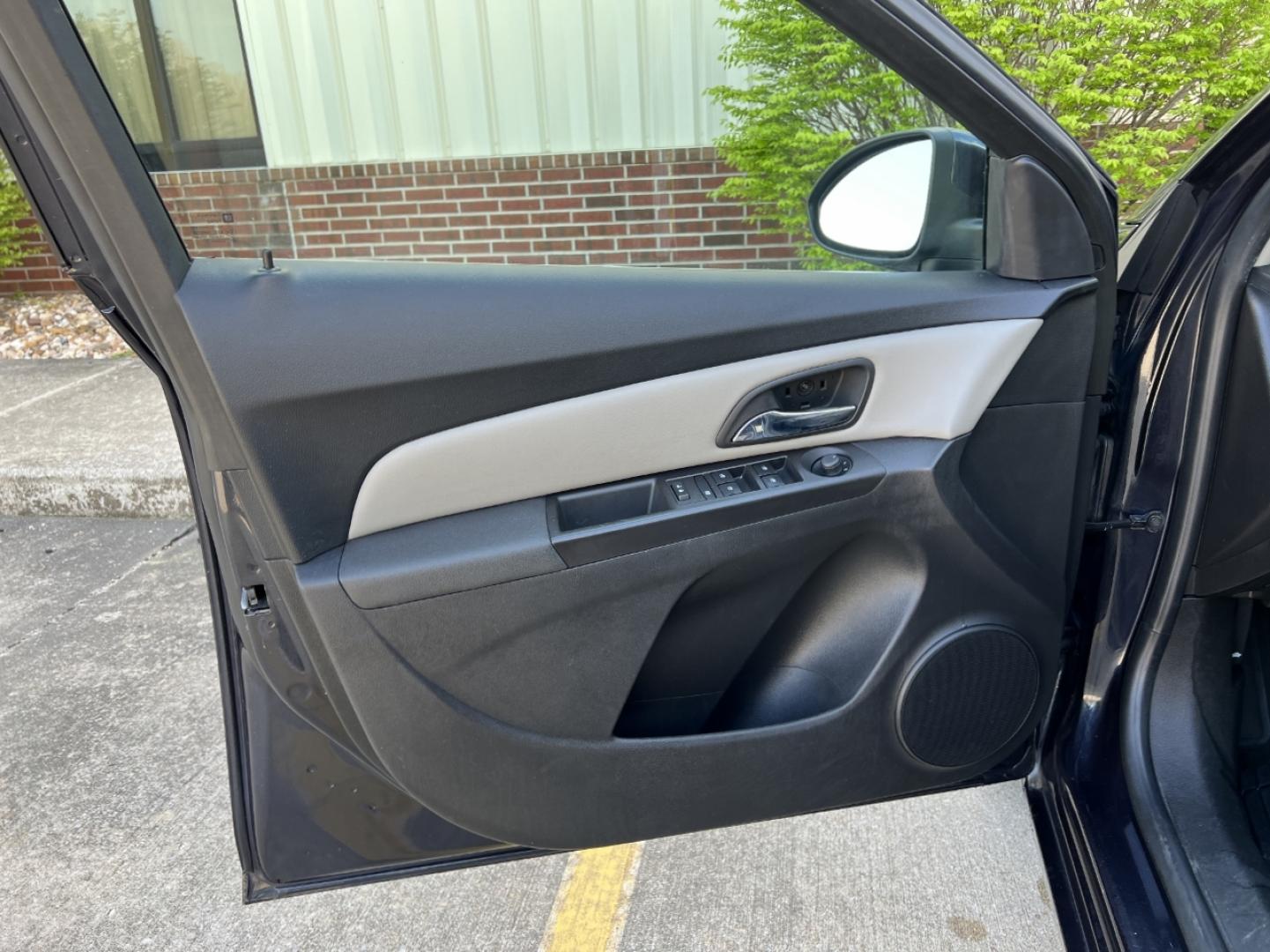 2015 BLUE /Gray Cloth CHEVROLET CRUZE LT (1G1PC5SB5F7) with an 1.4L 4 Cyl. engine, Automatic transmission, located at 506 S. Kingshighway, Cape Girardeau, MO, 63703, (573) 235-5000, 37.294991, -89.553635 - 2015 Chevrolet Cruze LT Only 77xxx miles Front Wheel Drive 1.4L 4 Cyl. Automatic Power Driver Seat Backup Camera Bluetooth Remote Start Cruise Power Windows/Locks/Mirrors We have financing available and we accept trades! Fill out a credit application on our website or come by today! If y - Photo#12