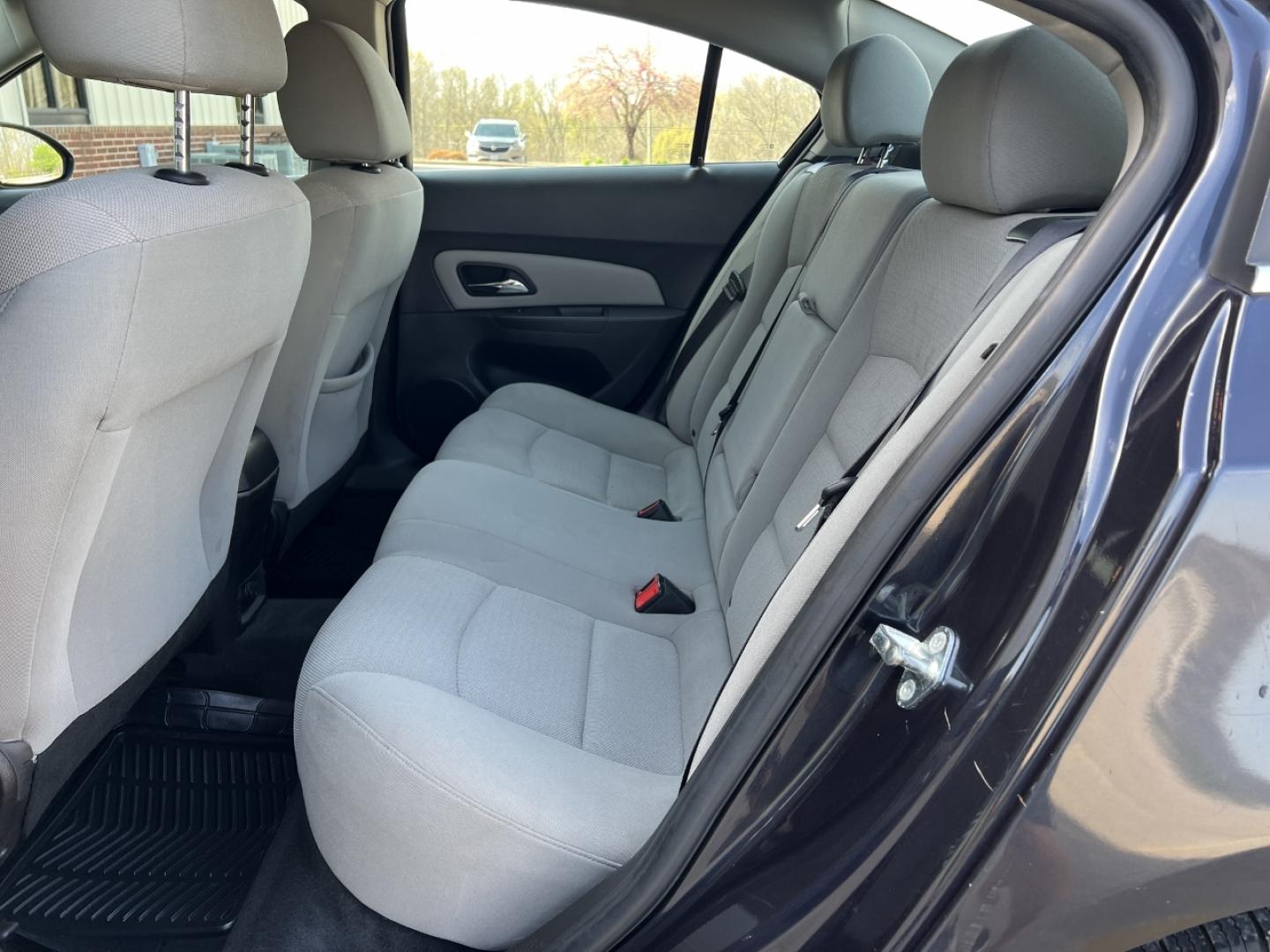 2015 BLUE /Gray Cloth CHEVROLET CRUZE LT (1G1PC5SB5F7) with an 1.4L 4 Cyl. engine, Automatic transmission, located at 506 S. Kingshighway, Cape Girardeau, MO, 63703, (573) 235-5000, 37.294991, -89.553635 - 2015 Chevrolet Cruze LT Only 77xxx miles Front Wheel Drive 1.4L 4 Cyl. Automatic Power Driver Seat Backup Camera Bluetooth Remote Start Cruise Power Windows/Locks/Mirrors We have financing available and we accept trades! Fill out a credit application on our website or come by today! If y - Photo#16