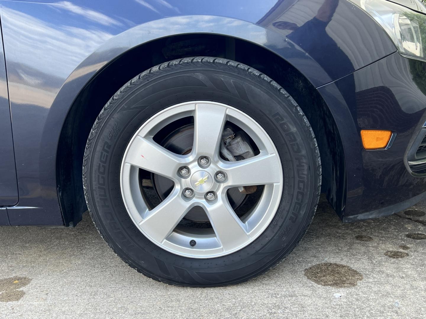 2015 BLUE /Gray Cloth CHEVROLET CRUZE LT (1G1PC5SB5F7) with an 1.4L 4 Cyl. engine, Automatic transmission, located at 506 S. Kingshighway, Cape Girardeau, MO, 63703, (573) 235-5000, 37.294991, -89.553635 - 2015 Chevrolet Cruze LT Only 77xxx miles Front Wheel Drive 1.4L 4 Cyl. Automatic Power Driver Seat Backup Camera Bluetooth Remote Start Cruise Power Windows/Locks/Mirrors We have financing available and we accept trades! Fill out a credit application on our website or come by today! If y - Photo#36