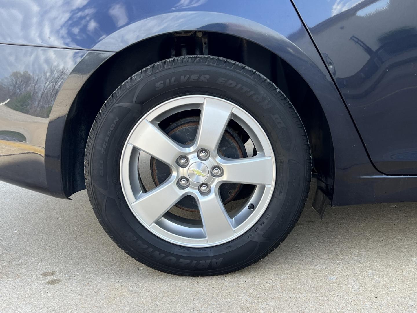 2015 BLUE /Gray Cloth CHEVROLET CRUZE LT (1G1PC5SB5F7) with an 1.4L 4 Cyl. engine, Automatic transmission, located at 506 S. Kingshighway, Cape Girardeau, MO, 63703, (573) 235-5000, 37.294991, -89.553635 - 2015 Chevrolet Cruze LT Only 77xxx miles Front Wheel Drive 1.4L 4 Cyl. Automatic Power Driver Seat Backup Camera Bluetooth Remote Start Cruise Power Windows/Locks/Mirrors We have financing available and we accept trades! Fill out a credit application on our website or come by today! If y - Photo#35