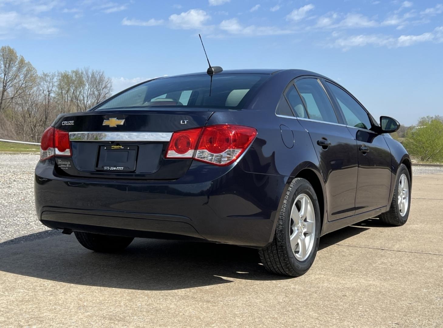 2015 BLUE /Gray Cloth CHEVROLET CRUZE LT (1G1PC5SB5F7) with an 1.4L 4 Cyl. engine, Automatic transmission, located at 506 S. Kingshighway, Cape Girardeau, MO, 63703, (573) 235-5000, 37.294991, -89.553635 - 2015 Chevrolet Cruze LT Only 77xxx miles Front Wheel Drive 1.4L 4 Cyl. Automatic Power Driver Seat Backup Camera Bluetooth Remote Start Cruise Power Windows/Locks/Mirrors We have financing available and we accept trades! Fill out a credit application on our website or come by today! If y - Photo#8