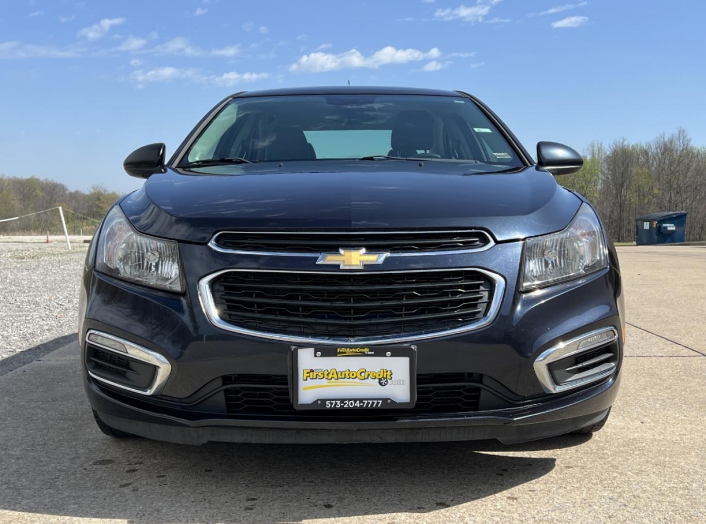 2015 BLUE /Gray Cloth CHEVROLET CRUZE LT (1G1PC5SB5F7) with an 1.4L 4 Cyl. engine, Automatic transmission, located at 506 S. Kingshighway, Cape Girardeau, MO, 63703, (573) 235-5000, 37.294991, -89.553635 - 2015 Chevrolet Cruze LT Only 77xxx miles Front Wheel Drive 1.4L 4 Cyl. Automatic Power Driver Seat Backup Camera Bluetooth Remote Start Cruise Power Windows/Locks/Mirrors We have financing available and we accept trades! Fill out a credit application on our website or come by today! If y - Photo#11