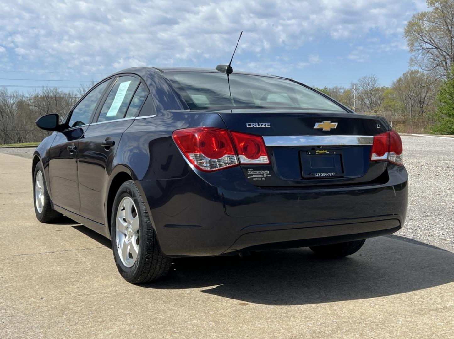 2015 BLUE /Gray Cloth CHEVROLET CRUZE LT (1G1PC5SB5F7) with an 1.4L 4 Cyl. engine, Automatic transmission, located at 506 S. Kingshighway, Cape Girardeau, MO, 63703, (573) 235-5000, 37.294991, -89.553635 - 2015 Chevrolet Cruze LT Only 77xxx miles Front Wheel Drive 1.4L 4 Cyl. Automatic Power Driver Seat Backup Camera Bluetooth Remote Start Cruise Power Windows/Locks/Mirrors We have financing available and we accept trades! Fill out a credit application on our website or come by today! If y - Photo#9