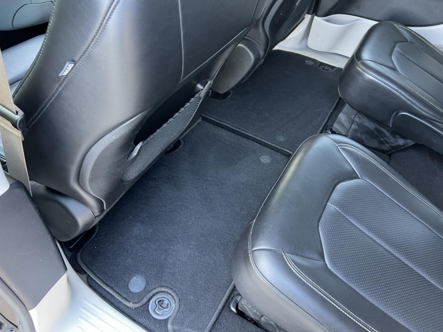 2020 GRAY /Black Leather CHRYSLER VOYAGER LXI (2C4RC1DG2LR) with an 3.6L V6 engine, Automatic transmission, located at 2990 Old Orchard Rd., Jackson, MO, 63755, 37.354214, -89.612106 - 2020 Chrysler Voyager LXI 110xxx miles Front Wheel Drive 3.6L V6 Automatic Leather 3rd Row Stow 'N Go Backup Camera Power Driver Seat Bluetooth Remote Start Cruise Power Windows/Locks/Mirrors We have financing available and we accept trades! Fill out a credit application on our website - Photo#4