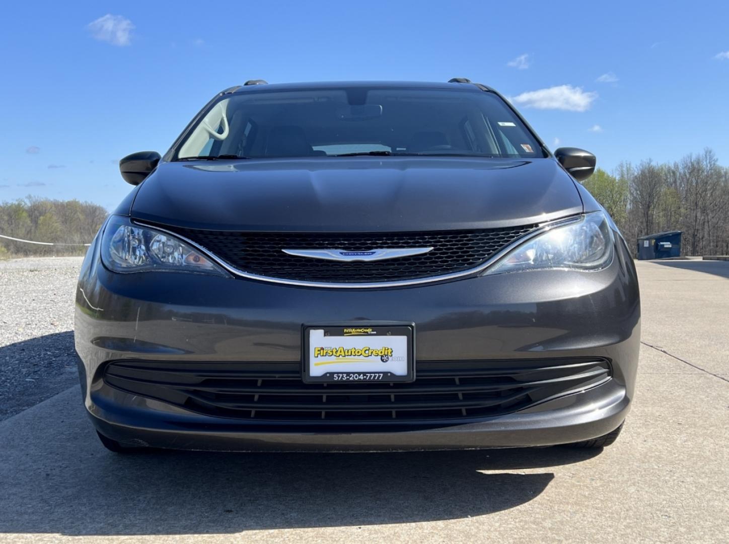 2020 GRAY /Black Leather CHRYSLER VOYAGER LXI (2C4RC1DG2LR) with an 3.6L V6 engine, Automatic transmission, located at 2990 Old Orchard Rd., Jackson, MO, 63755, 37.354214, -89.612106 - 2020 Chrysler Voyager LXI 110xxx miles Front Wheel Drive 3.6L V6 Automatic Leather 3rd Row Stow 'N Go Backup Camera Power Driver Seat Bluetooth Remote Start Cruise Power Windows/Locks/Mirrors We have financing available and we accept trades! Fill out a credit application on our website - Photo#12