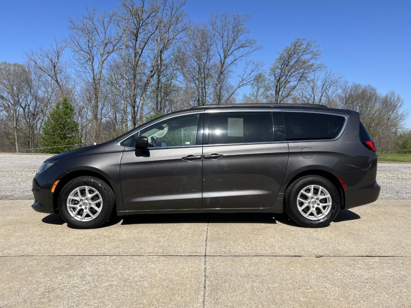 2020 GRAY /Black Leather CHRYSLER VOYAGER LXI (2C4RC1DG2LR) with an 3.6L V6 engine, Automatic transmission, located at 2990 Old Orchard Rd., Jackson, MO, 63755, 37.354214, -89.612106 - 2020 Chrysler Voyager LXI 110xxx miles Front Wheel Drive 3.6L V6 Automatic Leather 3rd Row Stow 'N Go Backup Camera Power Driver Seat Bluetooth Remote Start Cruise Power Windows/Locks/Mirrors We have financing available and we accept trades! Fill out a credit application on our website - Photo#7