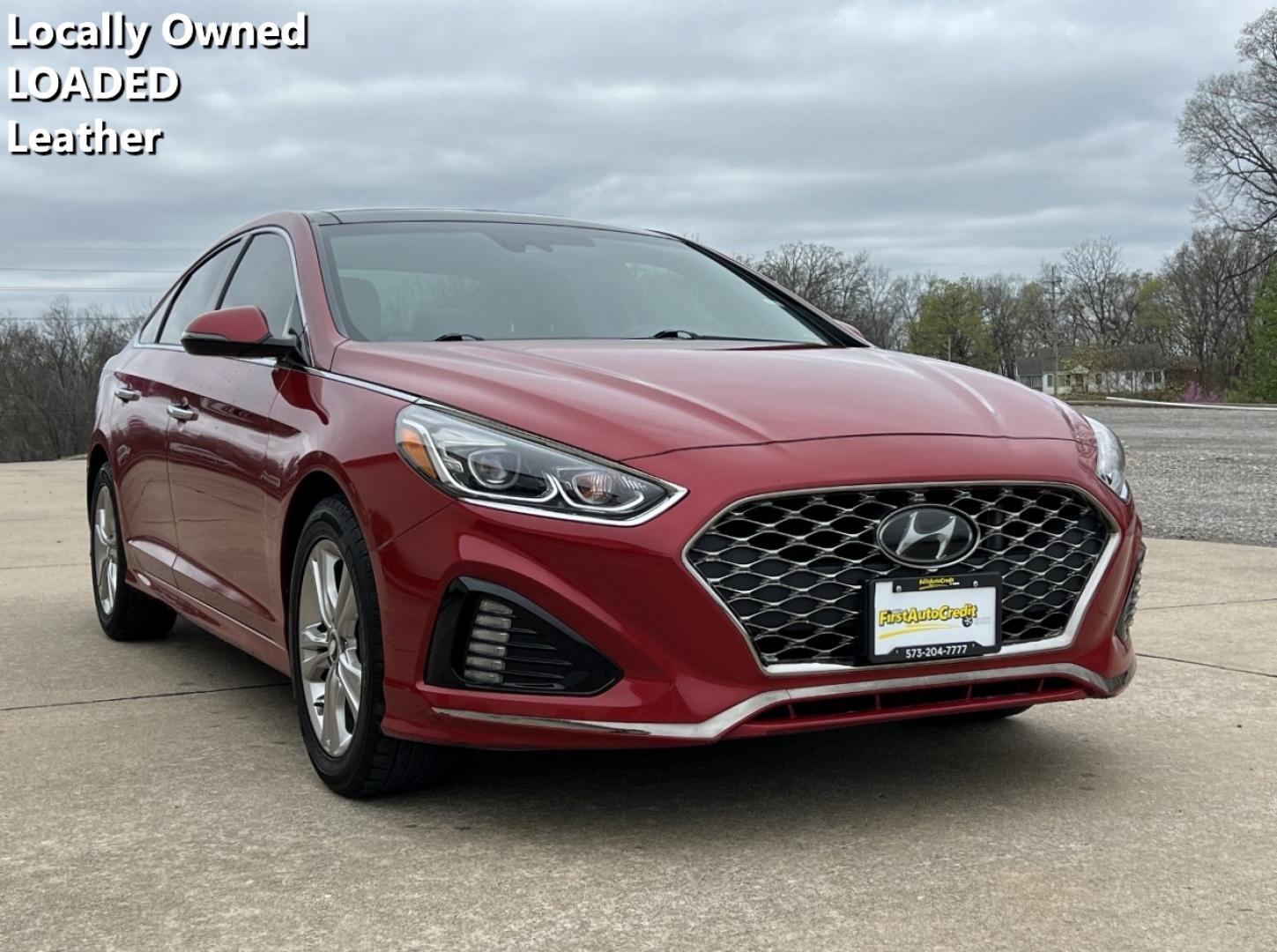 2019 RED /Gray Leather HYUNDAI SONATA LIMITED (5NPE34AF4KH) with an 2.4L 4 Cyl. engine, Automatic transmission, located at 2990 Old Orchard Rd., Jackson, MO, 63755, 37.354214, -89.612106 - 2019 Hyundai Sonata Limited 130xxx miles Front Wheel Drive 2.4L 4 Cyl. Automatic Leather Navigation Power/Heated/Cooled Seats Heated Steering Wheel Backup Camera Sunroof Bluetooth Cruise Power Windows/Locks/Mirrors We have financing available and we accept trades! Fill out a credit app - Photo#0