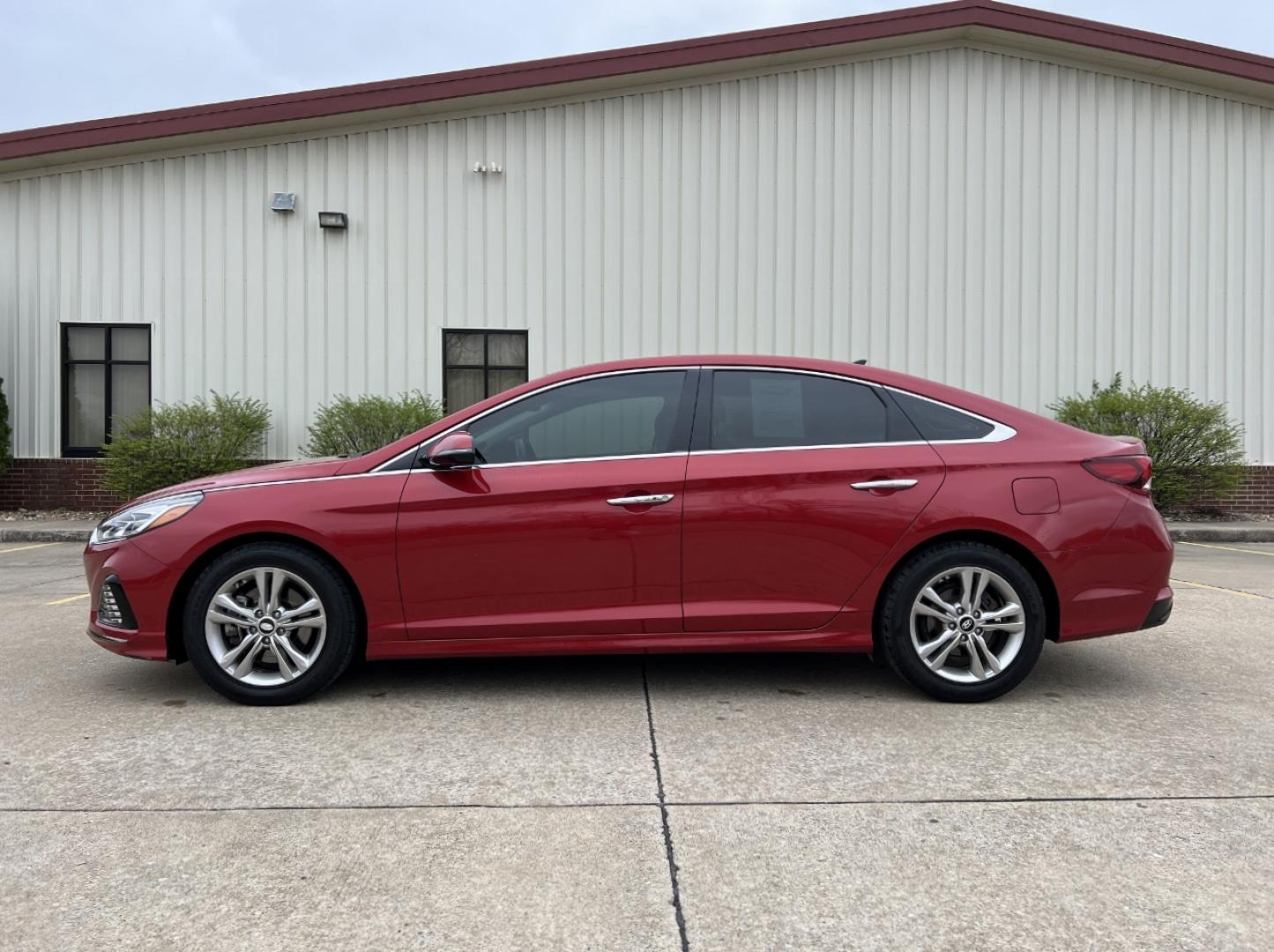 2019 RED /Gray Leather HYUNDAI SONATA LIMITED (5NPE34AF4KH) with an 2.4L 4 Cyl. engine, Automatic transmission, located at 2990 Old Orchard Rd., Jackson, MO, 63755, 37.354214, -89.612106 - 2019 Hyundai Sonata Limited 130xxx miles Front Wheel Drive 2.4L 4 Cyl. Automatic Leather Navigation Power/Heated/Cooled Seats Heated Steering Wheel Backup Camera Sunroof Bluetooth Cruise Power Windows/Locks/Mirrors We have financing available and we accept trades! Fill out a credit app - Photo#8
