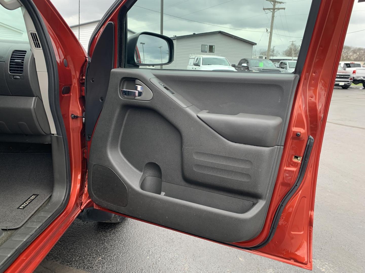 2016 MAROON /Black Cloth Nissan Frontier SV 4WD (1N6AD0CW1GN) with an 4.0L V6 engine, Automatic transmission, located at 506 S. Kingshighway, Cape Girardeau, MO, 63703, (573) 235-5000, 37.294991, -89.553635 - 2016 Nissan Frontier SV Only 93xxx miles 4x4 4.0L V6 Automatic Backup Camera Heated Seats Cruise Power Windows/Locks/Mirrors We have financing available and we accept trades! Fill out a credit application on our website or come by today! If you have any questions, give us a call at (573) - Photo#10