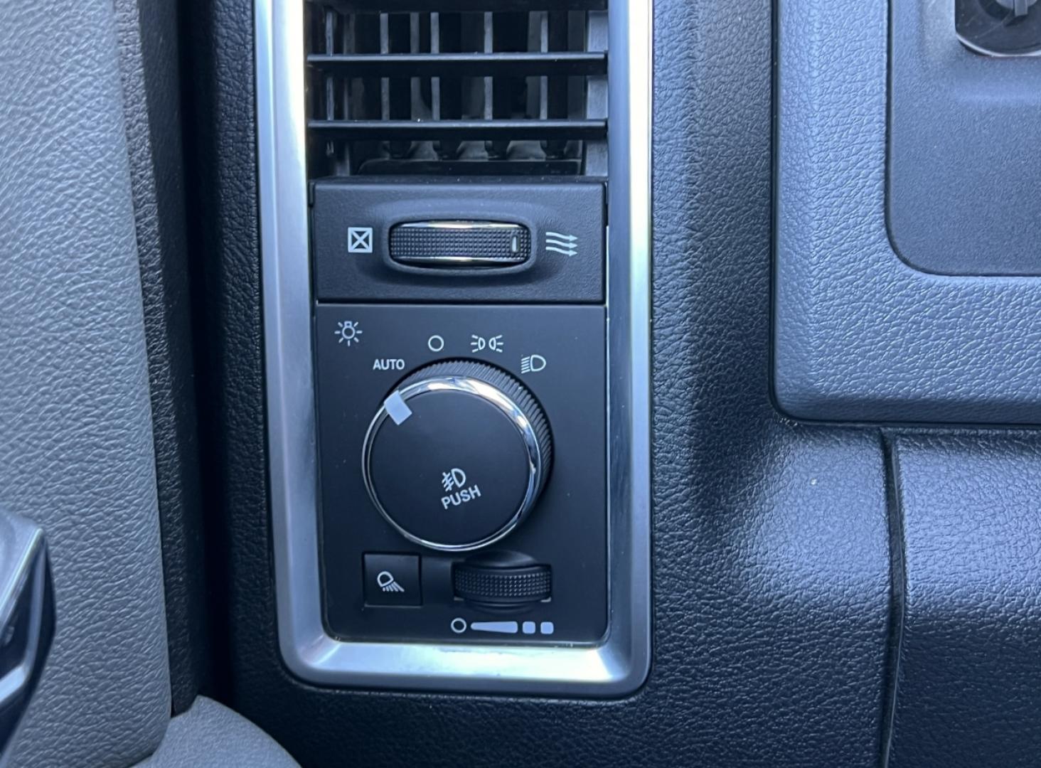 2016 SILVER /Gray Cloth RAM 1500 SLT (1C6RR7TT7GS) with an 5.7L engine, Automatic transmission, located at 2990 Old Orchard Rd., Jackson, MO, 63755, 37.354214, -89.612106 - Photo#30