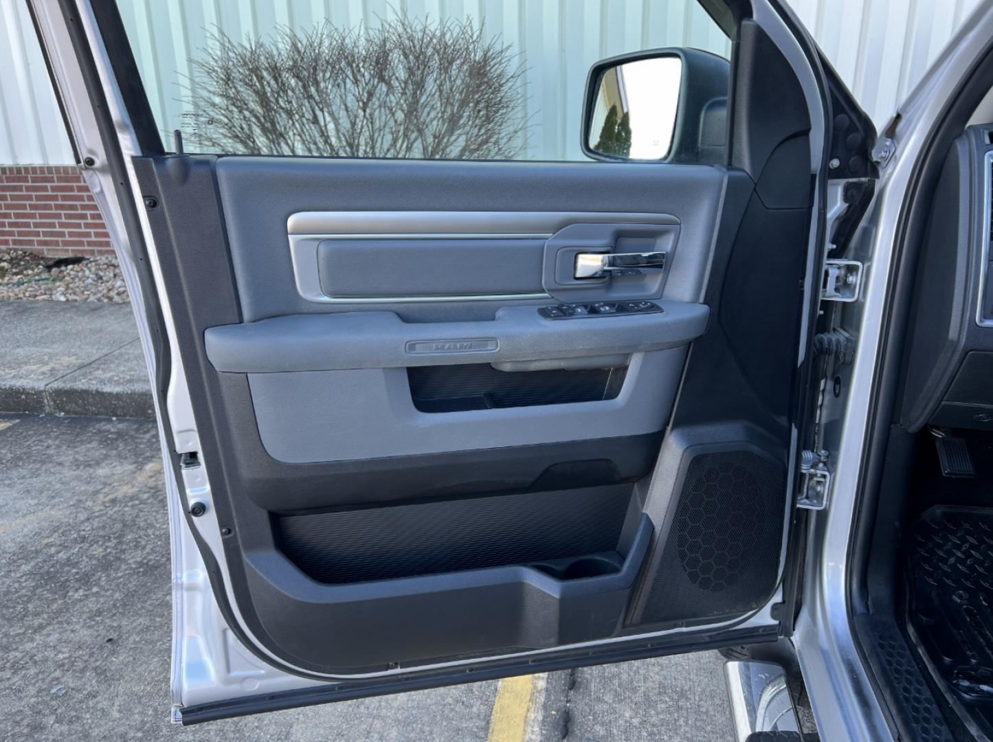 2016 SILVER /Gray Cloth RAM 1500 SLT (1C6RR7TT7GS) with an 5.7L engine, Automatic transmission, located at 2990 Old Orchard Rd., Jackson, MO, 63755, 37.354214, -89.612106 - Photo#13