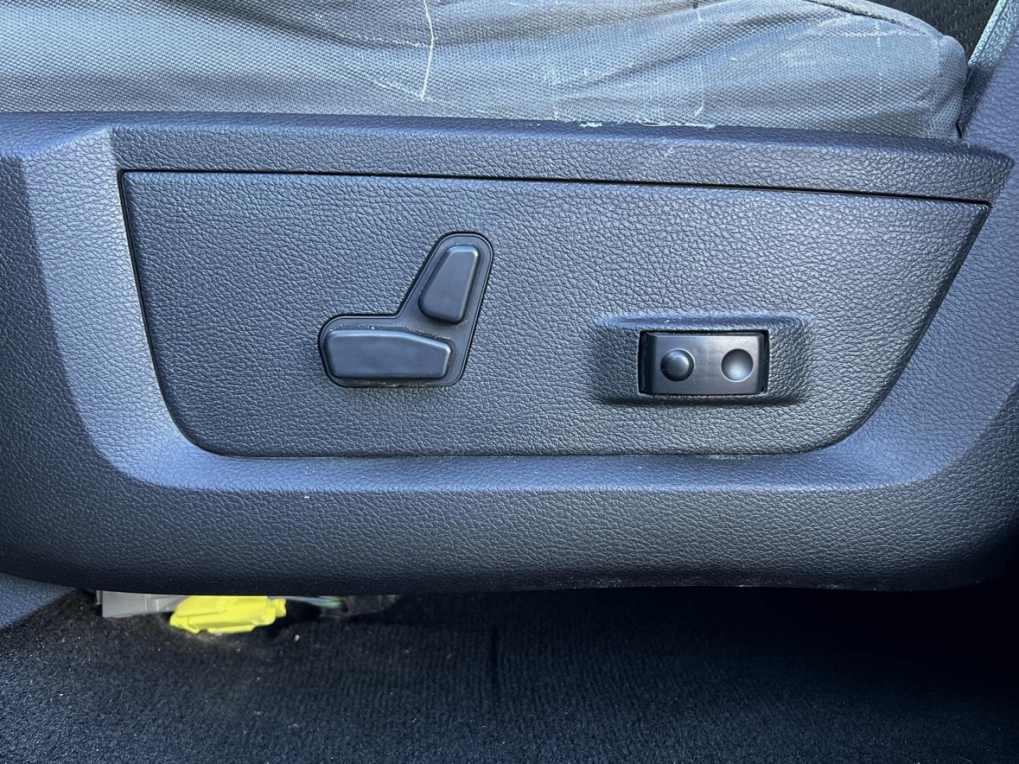 2016 SILVER /Gray Cloth RAM 1500 SLT (1C6RR7TT7GS) with an 5.7L engine, Automatic transmission, located at 2990 Old Orchard Rd., Jackson, MO, 63755, 37.354214, -89.612106 - Photo#4