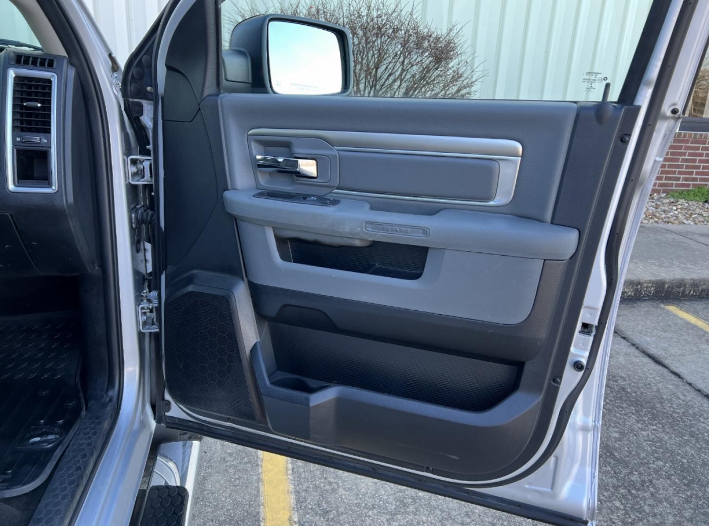 2016 SILVER /Gray Cloth RAM 1500 SLT (1C6RR7TT7GS) with an 5.7L engine, Automatic transmission, located at 2990 Old Orchard Rd., Jackson, MO, 63755, 37.354214, -89.612106 - Photo#14