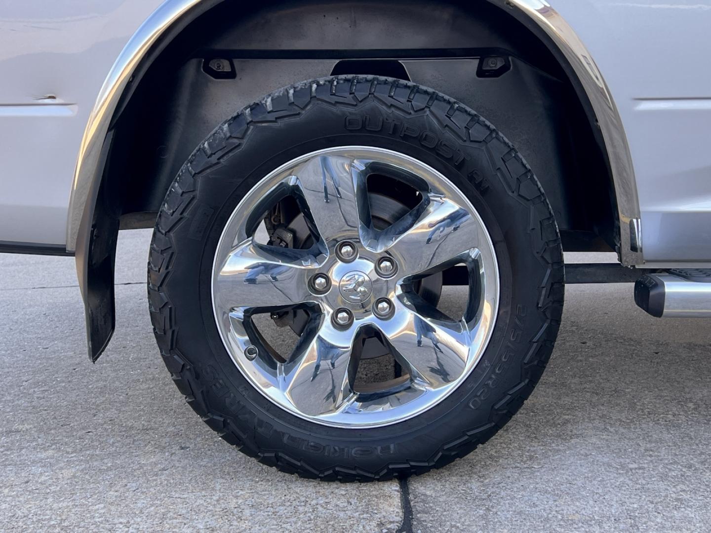 2016 SILVER /Gray Cloth RAM 1500 SLT (1C6RR7TT7GS) with an 5.7L engine, Automatic transmission, located at 2990 Old Orchard Rd., Jackson, MO, 63755, 37.354214, -89.612106 - Photo#36