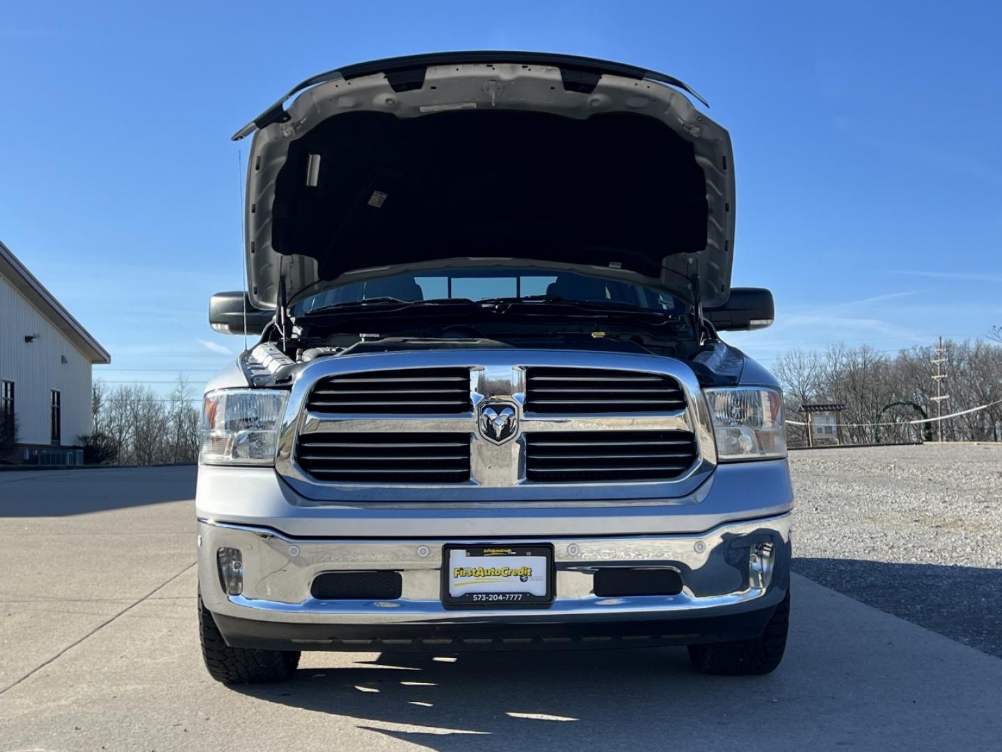 2016 SILVER /Gray Cloth RAM 1500 SLT (1C6RR7TT7GS) with an 5.7L engine, Automatic transmission, located at 2990 Old Orchard Rd., Jackson, MO, 63755, 37.354214, -89.612106 - Photo#31