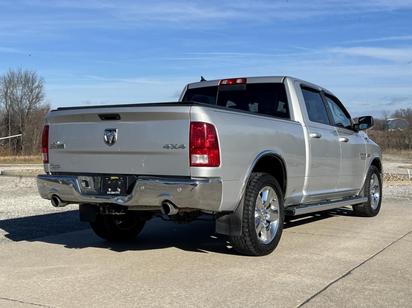 2016 SILVER /Gray Cloth RAM 1500 SLT (1C6RR7TT7GS) with an 5.7L engine, Automatic transmission, located at 2990 Old Orchard Rd., Jackson, MO, 63755, 37.354214, -89.612106 - Photo#9