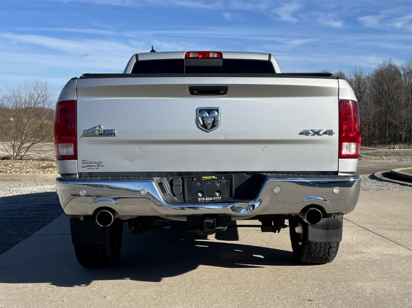 2016 SILVER /Gray Cloth RAM 1500 SLT (1C6RR7TT7GS) with an 5.7L engine, Automatic transmission, located at 2990 Old Orchard Rd., Jackson, MO, 63755, 37.354214, -89.612106 - Photo#11