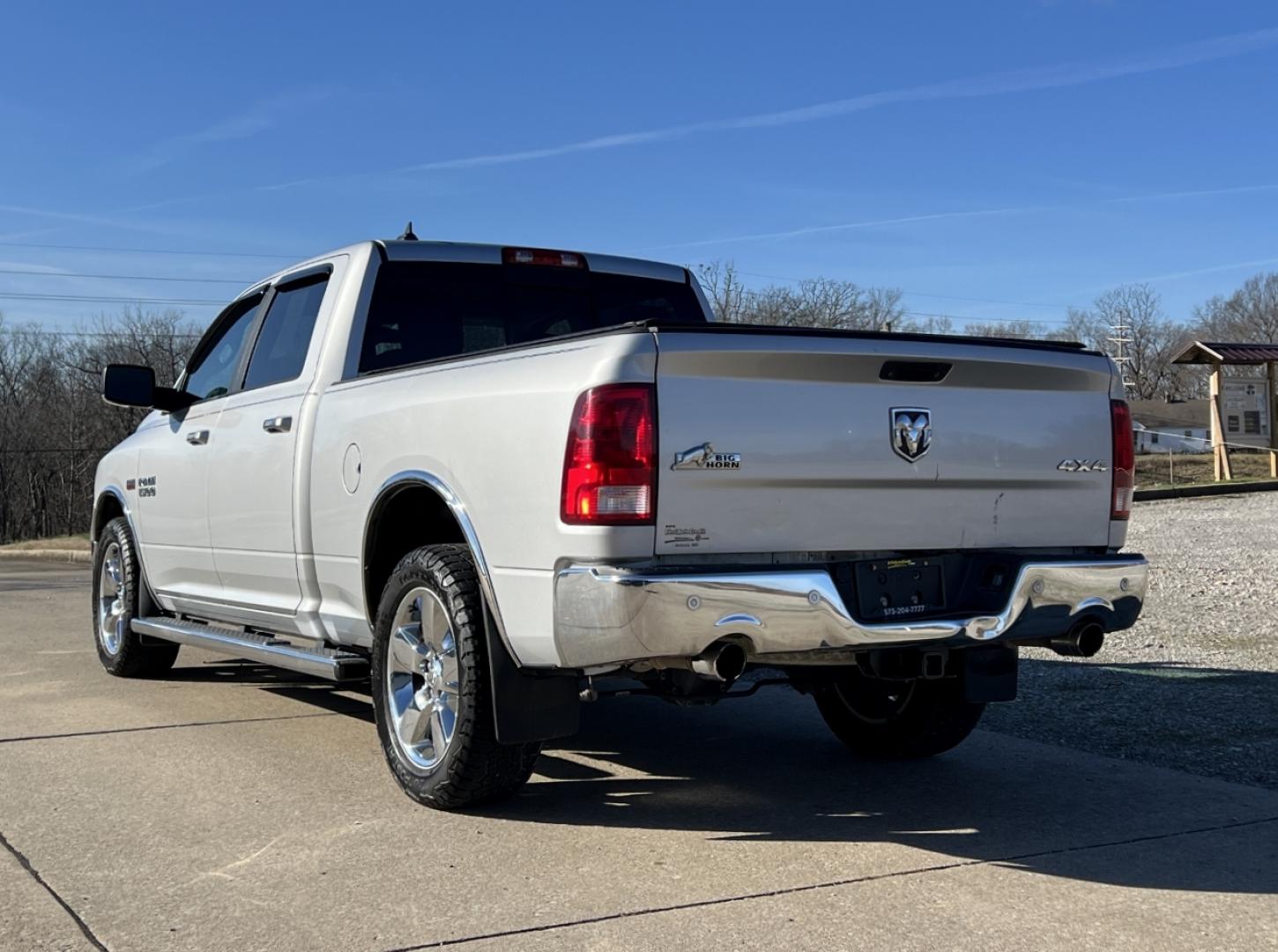 2016 SILVER /Gray Cloth RAM 1500 SLT (1C6RR7TT7GS) with an 5.7L engine, Automatic transmission, located at 2990 Old Orchard Rd., Jackson, MO, 63755, 37.354214, -89.612106 - Photo#10