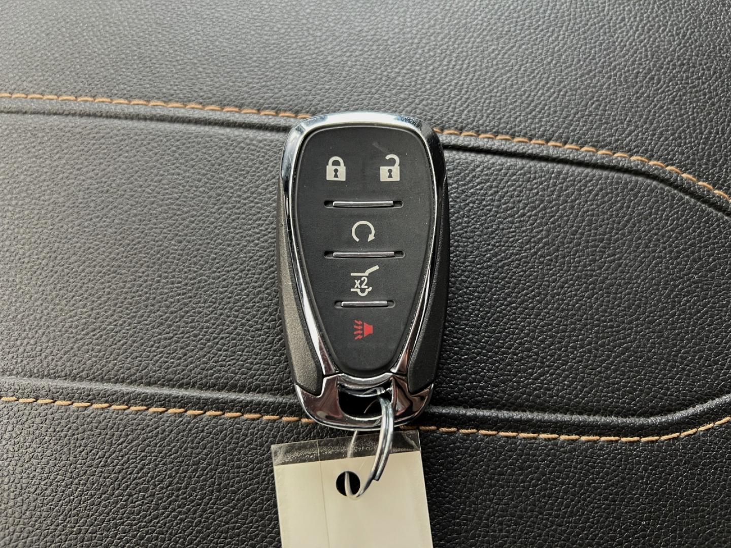 2019 GRAY /Black Cloth CHEVROLET TRAVERSE LT (1GNERGKW9KJ) with an 3.6L engine, Automatic transmission, located at 2990 Old Orchard Rd., Jackson, MO, 63755, 37.354214, -89.612106 - Photo#5