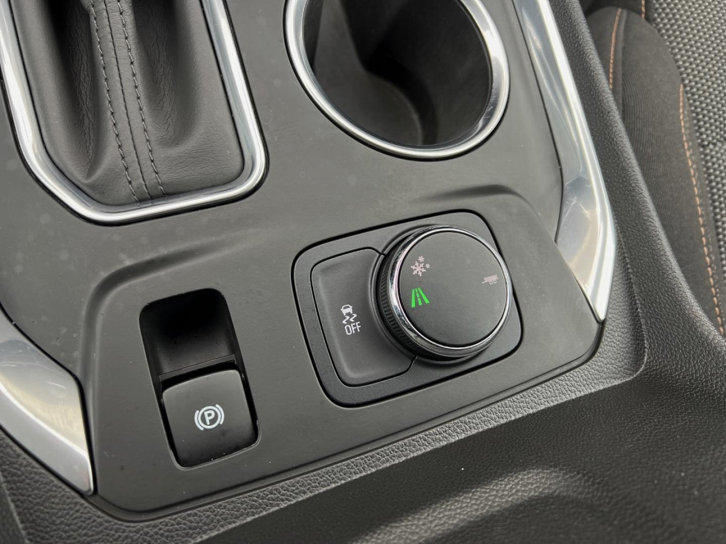 2019 GRAY /Black Cloth CHEVROLET TRAVERSE LT (1GNERGKW9KJ) with an 3.6L engine, Automatic transmission, located at 2990 Old Orchard Rd., Jackson, MO, 63755, 37.354214, -89.612106 - Photo#27