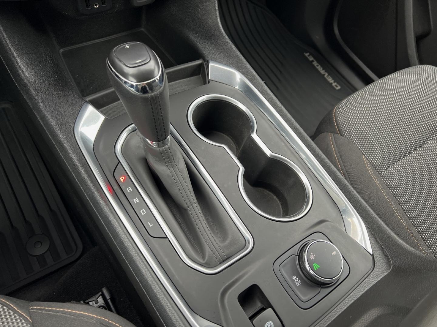 2019 GRAY /Black Cloth CHEVROLET TRAVERSE LT (1GNERGKW9KJ) with an 3.6L engine, Automatic transmission, located at 2990 Old Orchard Rd., Jackson, MO, 63755, 37.354214, -89.612106 - Photo#26