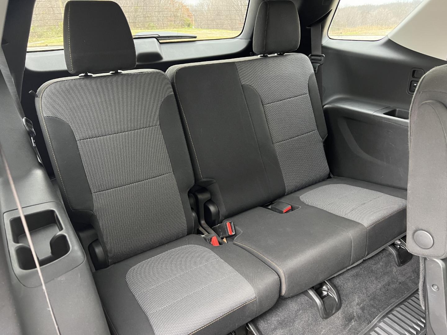 2019 GRAY /Black Cloth CHEVROLET TRAVERSE LT (1GNERGKW9KJ) with an 3.6L engine, Automatic transmission, located at 2990 Old Orchard Rd., Jackson, MO, 63755, 37.354214, -89.612106 - Photo#19