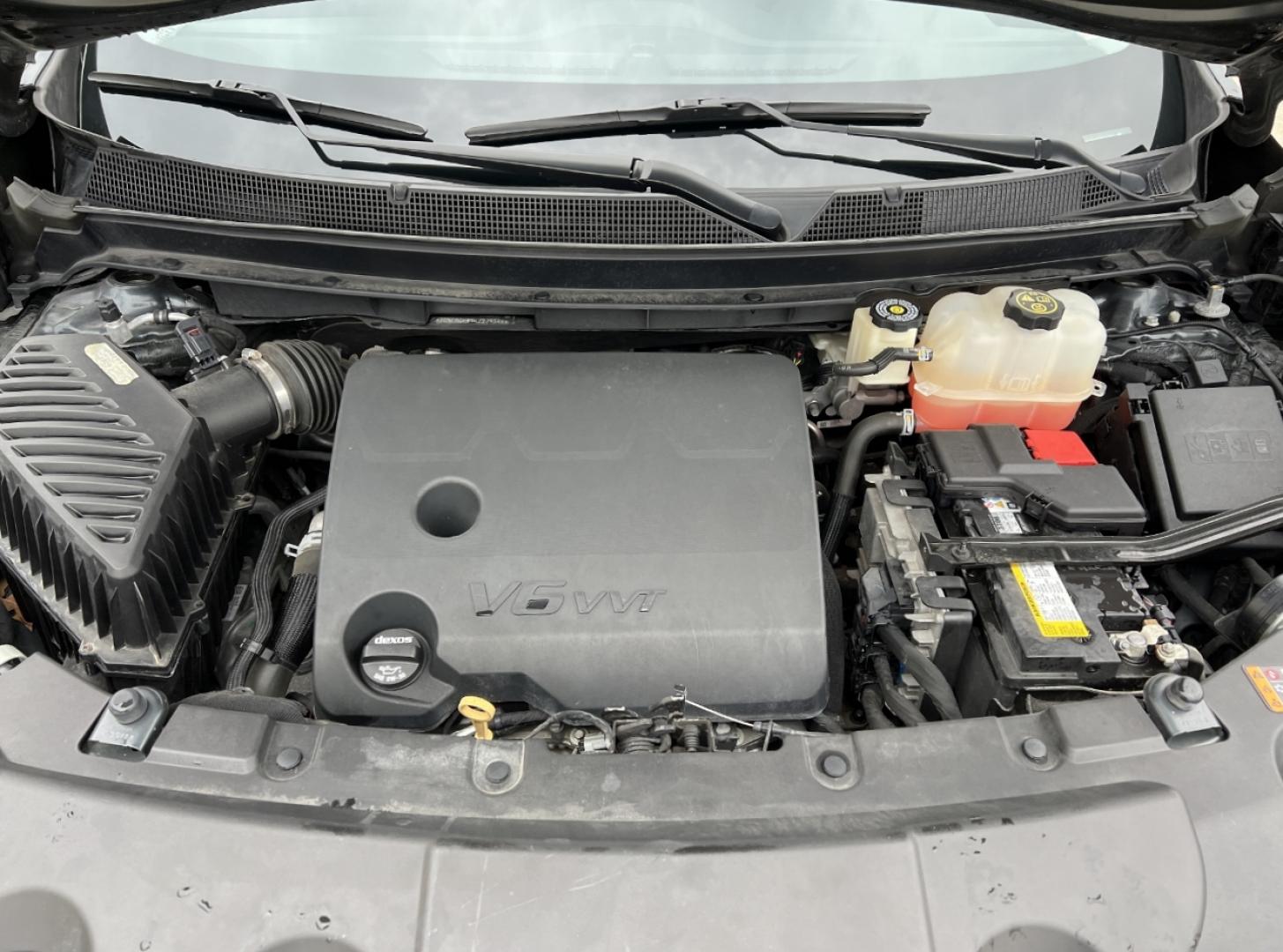 2019 GRAY /Black Cloth CHEVROLET TRAVERSE LT (1GNERGKW9KJ) with an 3.6L engine, Automatic transmission, located at 2990 Old Orchard Rd., Jackson, MO, 63755, 37.354214, -89.612106 - Photo#39