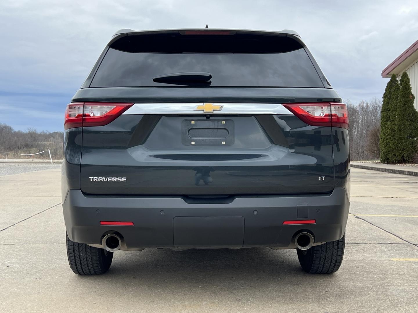 2019 GRAY /Black Cloth CHEVROLET TRAVERSE LT (1GNERGKW9KJ) with an 3.6L engine, Automatic transmission, located at 2990 Old Orchard Rd., Jackson, MO, 63755, 37.354214, -89.612106 - Photo#11