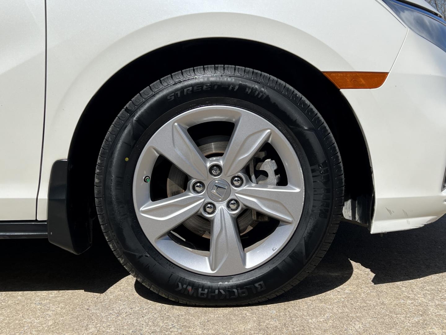 2019 WHITE /Gray Leather Honda Odyssey EX-L (5FNRL6H73KB) with an 3.5L V6 engine, Automatic transmission, located at 506 S. Kingshighway, Cape Girardeau, MO, 63703, (573) 235-5000, 37.294991, -89.553635 - 2019 Honda Odyssey EX-L 101xxx miles Front Wheel Drive 3.5L V6 Automatic Leather 3rd Row Rear Entertainment Navigation Power/Heated Seats Backup Camera Bluetooth Remote Start Cruise Power Windows/Locks/Mirrors We have financing available and we accept trades! Fill out a credit applica - Photo#46