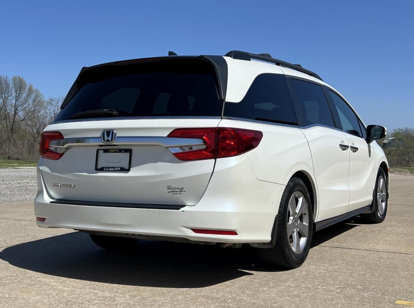 2019 WHITE /Gray Leather Honda Odyssey EX-L (5FNRL6H73KB) with an 3.5L V6 engine, Automatic transmission, located at 506 S. Kingshighway, Cape Girardeau, MO, 63703, (573) 235-5000, 37.294991, -89.553635 - 2019 Honda Odyssey EX-L 101xxx miles Front Wheel Drive 3.5L V6 Automatic Leather 3rd Row Rear Entertainment Navigation Power/Heated Seats Backup Camera Bluetooth Remote Start Cruise Power Windows/Locks/Mirrors We have financing available and we accept trades! Fill out a credit applica - Photo#11