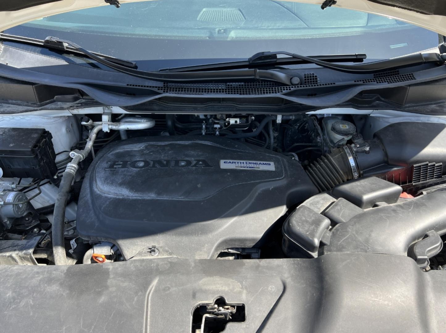 2019 WHITE /Gray Leather Honda Odyssey EX-L (5FNRL6H73KB) with an 3.5L V6 engine, Automatic transmission, located at 506 S. Kingshighway, Cape Girardeau, MO, 63703, (573) 235-5000, 37.294991, -89.553635 - 2019 Honda Odyssey EX-L 101xxx miles Front Wheel Drive 3.5L V6 Automatic Leather 3rd Row Rear Entertainment Navigation Power/Heated Seats Backup Camera Bluetooth Remote Start Cruise Power Windows/Locks/Mirrors We have financing available and we accept trades! Fill out a credit applica - Photo#41