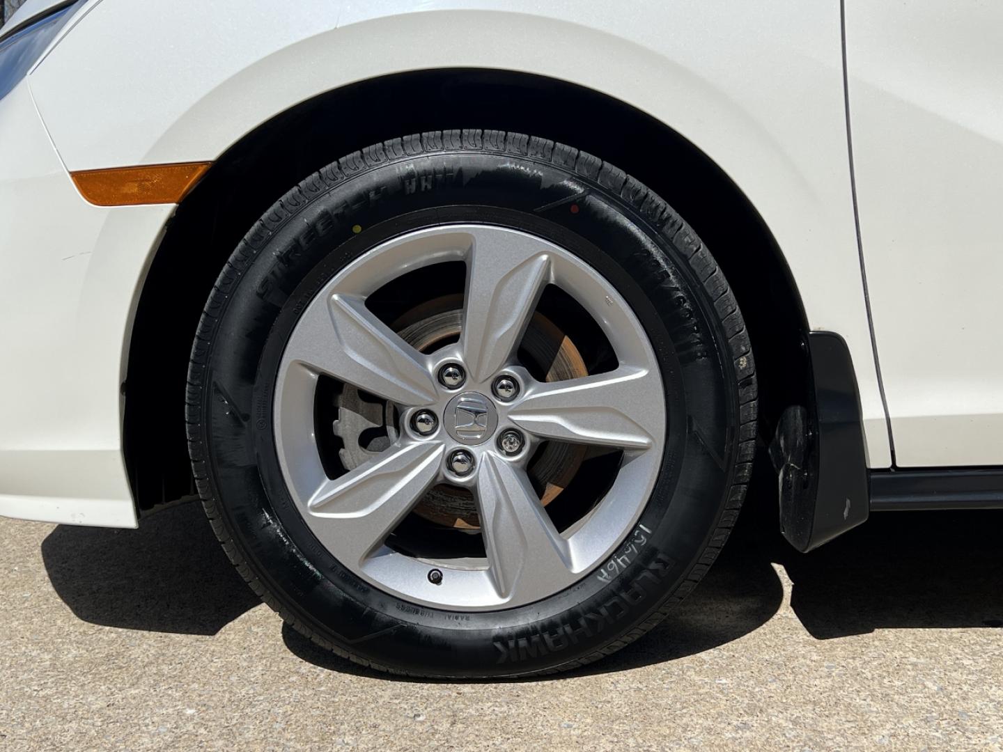 2019 WHITE /Gray Leather Honda Odyssey EX-L (5FNRL6H73KB) with an 3.5L V6 engine, Automatic transmission, located at 506 S. Kingshighway, Cape Girardeau, MO, 63703, (573) 235-5000, 37.294991, -89.553635 - 2019 Honda Odyssey EX-L 101xxx miles Front Wheel Drive 3.5L V6 Automatic Leather 3rd Row Rear Entertainment Navigation Power/Heated Seats Backup Camera Bluetooth Remote Start Cruise Power Windows/Locks/Mirrors We have financing available and we accept trades! Fill out a credit applica - Photo#42