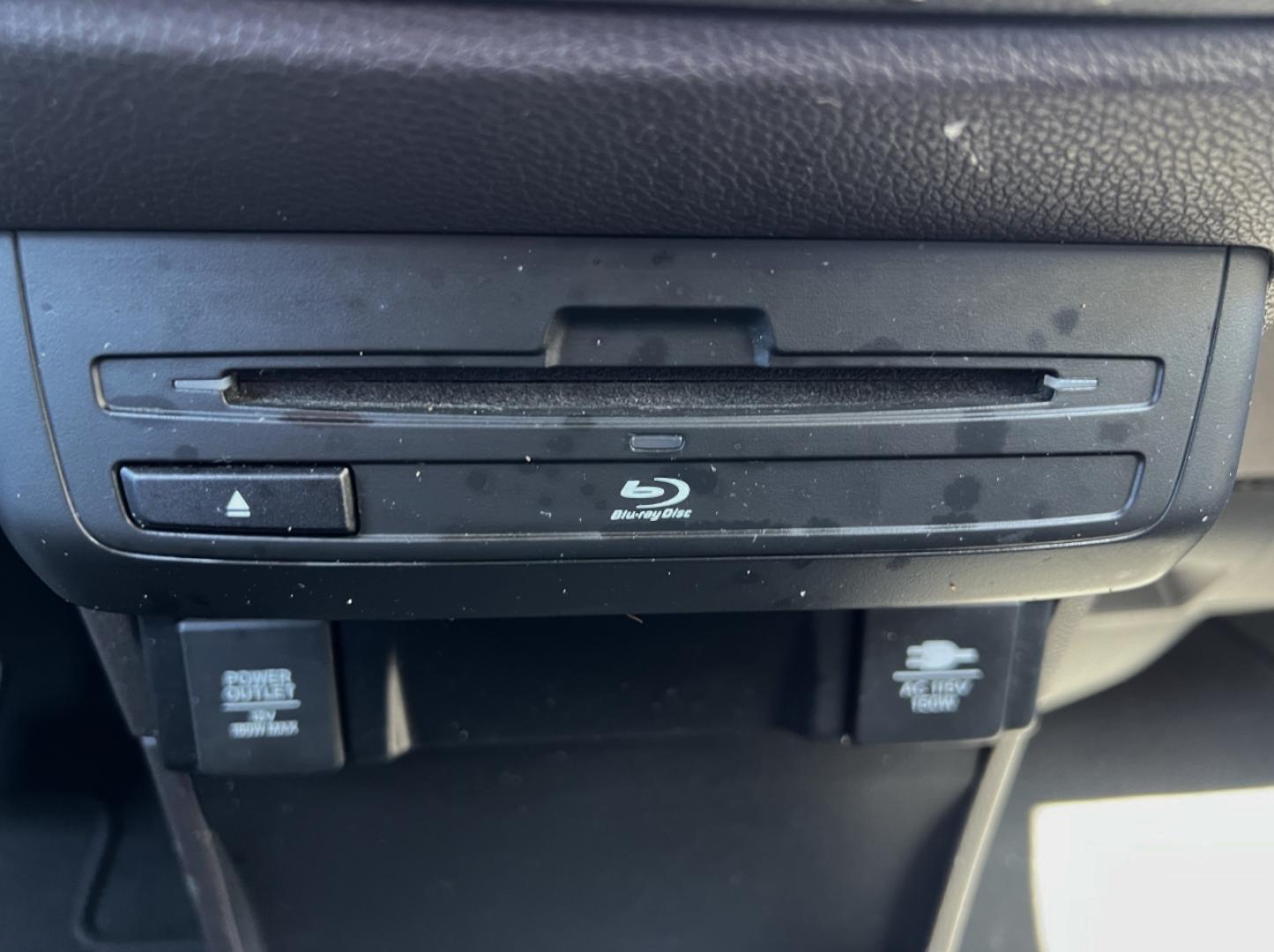 2019 WHITE /Gray Leather Honda Odyssey EX-L (5FNRL6H73KB) with an 3.5L V6 engine, Automatic transmission, located at 506 S. Kingshighway, Cape Girardeau, MO, 63703, (573) 235-5000, 37.294991, -89.553635 - 2019 Honda Odyssey EX-L 101xxx miles Front Wheel Drive 3.5L V6 Automatic Leather 3rd Row Rear Entertainment Navigation Power/Heated Seats Backup Camera Bluetooth Remote Start Cruise Power Windows/Locks/Mirrors We have financing available and we accept trades! Fill out a credit applica - Photo#30