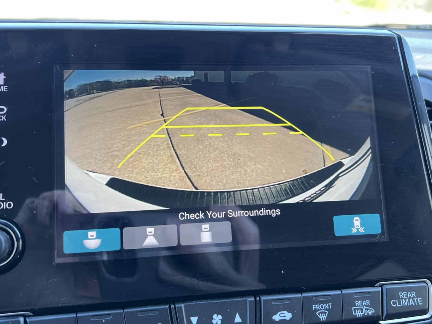 2019 WHITE /Gray Leather Honda Odyssey EX-L (5FNRL6H73KB) with an 3.5L V6 engine, Automatic transmission, located at 506 S. Kingshighway, Cape Girardeau, MO, 63703, (573) 235-5000, 37.294991, -89.553635 - 2019 Honda Odyssey EX-L 101xxx miles Front Wheel Drive 3.5L V6 Automatic Leather 3rd Row Rear Entertainment Navigation Power/Heated Seats Backup Camera Bluetooth Remote Start Cruise Power Windows/Locks/Mirrors We have financing available and we accept trades! Fill out a credit applica - Photo#3