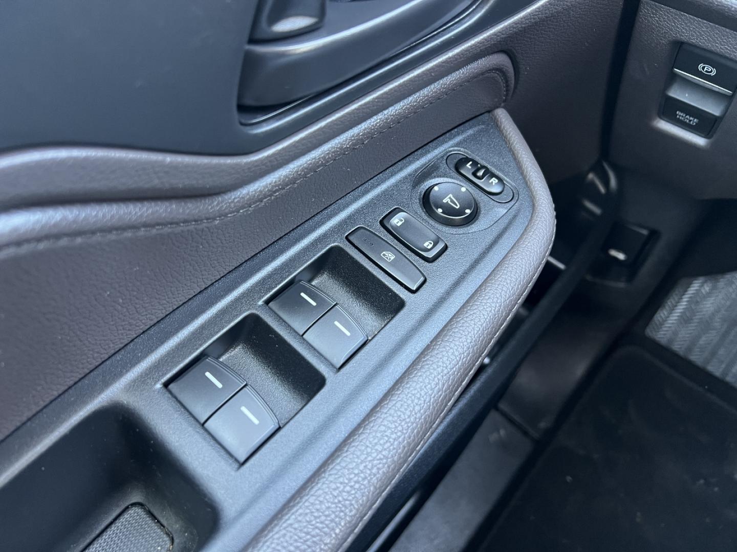 2019 WHITE /Gray Leather Honda Odyssey EX-L (5FNRL6H73KB) with an 3.5L V6 engine, Automatic transmission, located at 506 S. Kingshighway, Cape Girardeau, MO, 63703, (573) 235-5000, 37.294991, -89.553635 - 2019 Honda Odyssey EX-L 101xxx miles Front Wheel Drive 3.5L V6 Automatic Leather 3rd Row Rear Entertainment Navigation Power/Heated Seats Backup Camera Bluetooth Remote Start Cruise Power Windows/Locks/Mirrors We have financing available and we accept trades! Fill out a credit applica - Photo#32