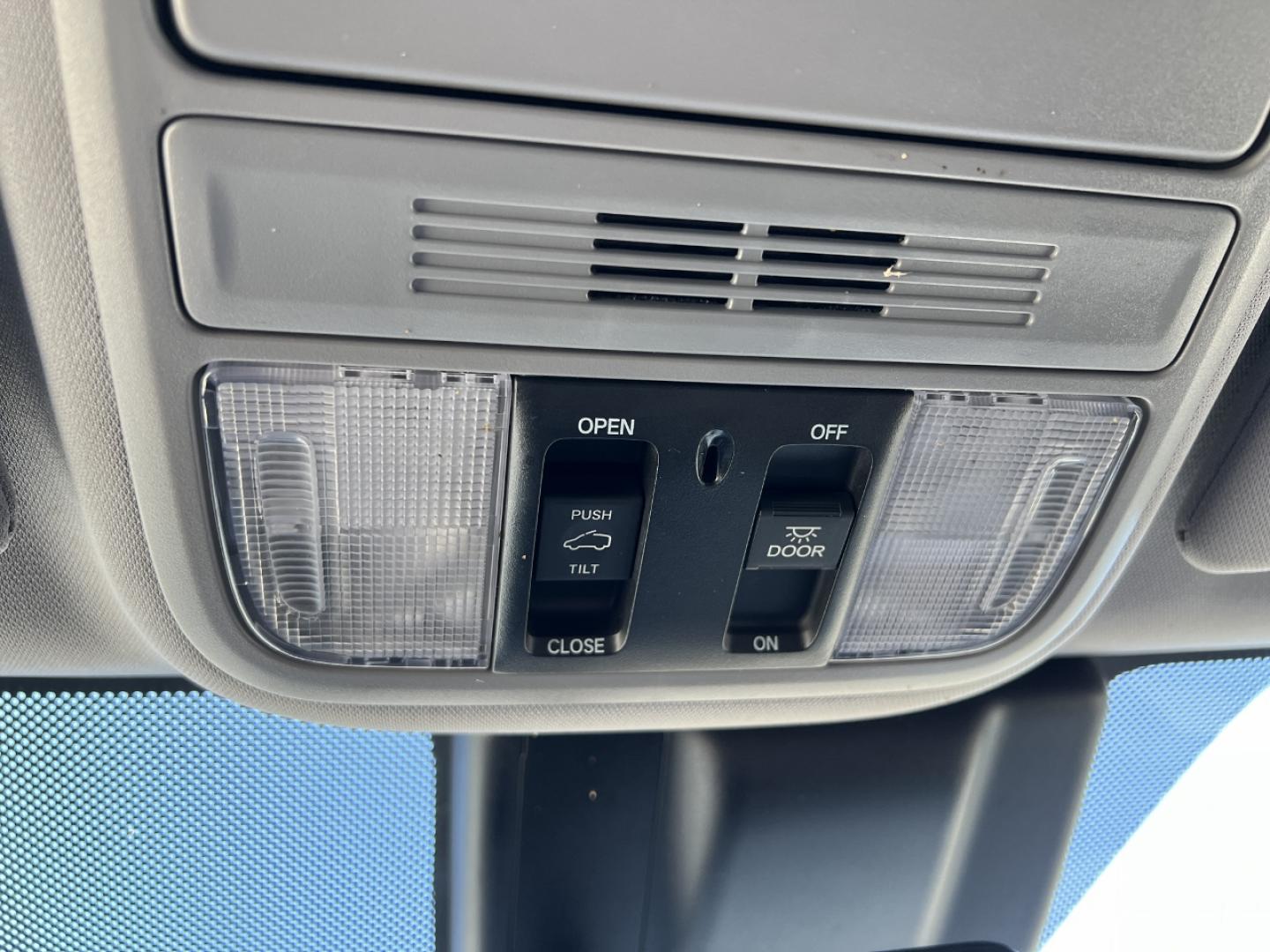 2019 WHITE /Gray Leather Honda Odyssey EX-L (5FNRL6H73KB) with an 3.5L V6 engine, Automatic transmission, located at 506 S. Kingshighway, Cape Girardeau, MO, 63703, (573) 235-5000, 37.294991, -89.553635 - 2019 Honda Odyssey EX-L 101xxx miles Front Wheel Drive 3.5L V6 Automatic Leather 3rd Row Rear Entertainment Navigation Power/Heated Seats Backup Camera Bluetooth Remote Start Cruise Power Windows/Locks/Mirrors We have financing available and we accept trades! Fill out a credit applica - Photo#35